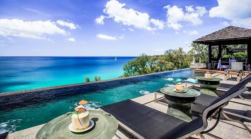 Пляж Пхукета в высокий сезон